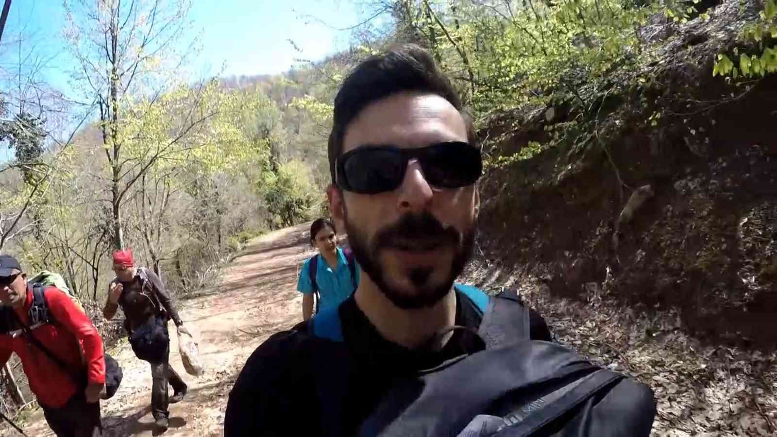 Ayı ile burun buruna gelecekken aldıkları kararla ölümden döndüler Ormanlık alanda keşfettikleri mağaranın derinliklerine inmekten son anda vazgeçen dağcılar, ölümden döndüklerini bölgeye yerleştirdikleri ...