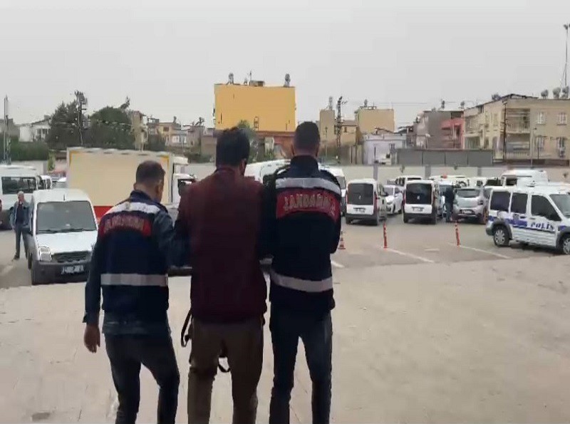 Balıkesir’de DEAŞ operasyonu DEAŞ Terör Örgütünün finans kaynaklarının deşifre edilmesine yönelik Balıkesir Cumhuriyet Başsavcılığının talimatıyla Balıkesir merkezli 15 ilde ...