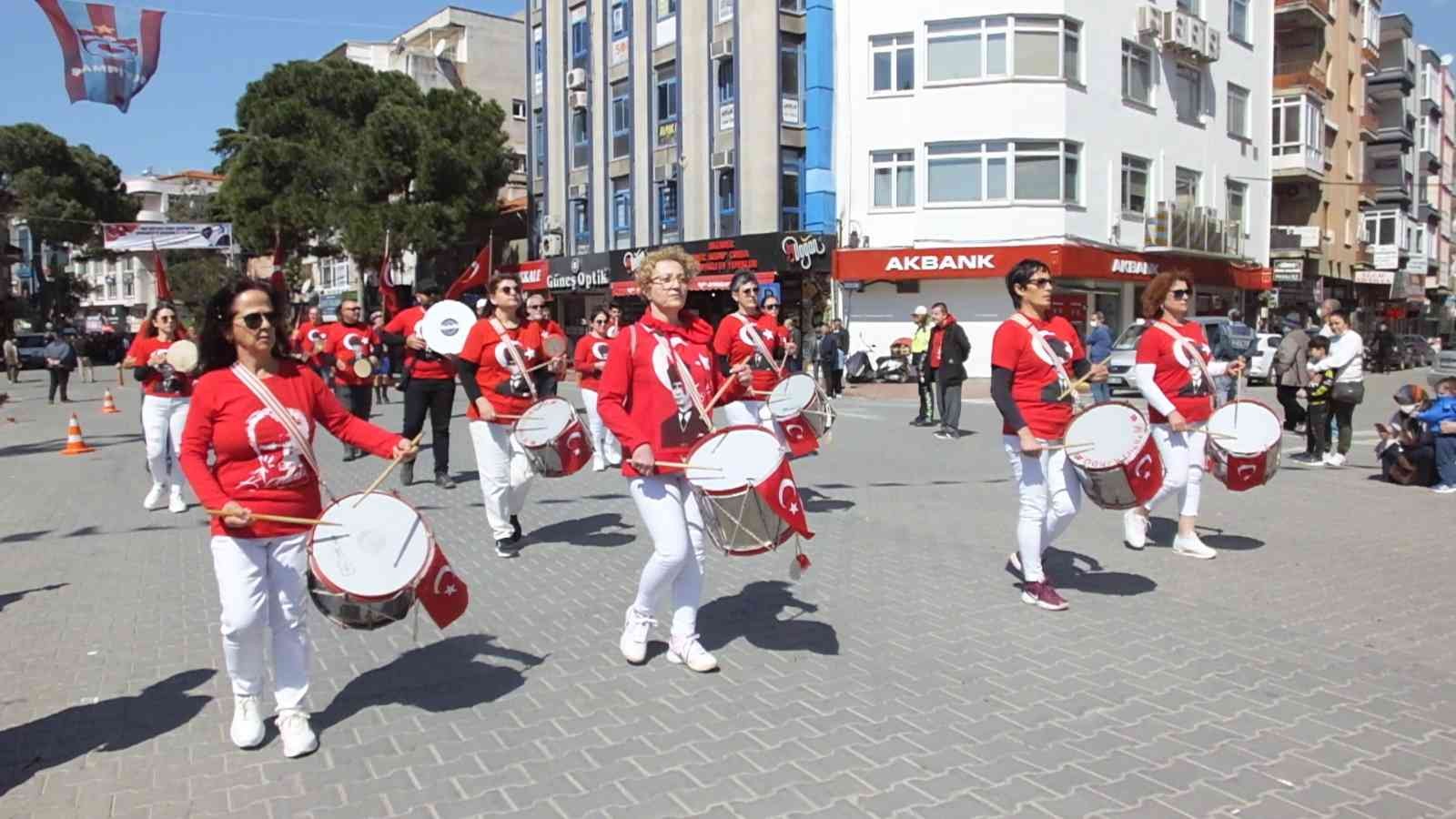Balıkesir’in Burhaniye ilçesinde öğretmen, öğrenci ve velilerden oluşan bando takımı etkinliklerin aranılan ekibi oldu. 2018 yılında Mustafa ...