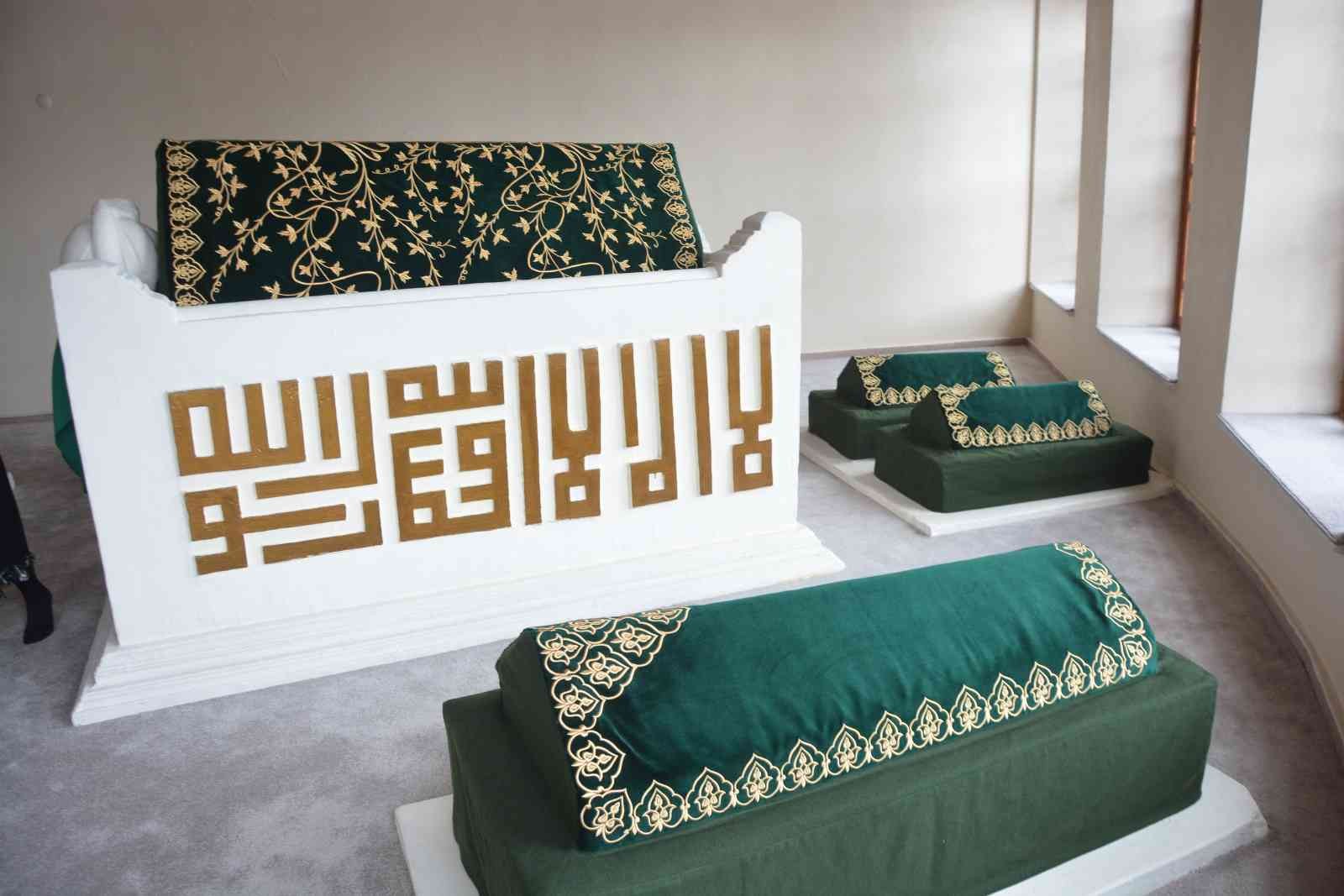 Balıkesir’de türbeler, puşideler ile inanç turizmine kazandırılacak Balıkesir’de İslam büyükleri ve devlet adamlarının ebedi istiratgahı olan türbelerde bulunan sandukalar, hanımların işlediği el işi göz nuru ...