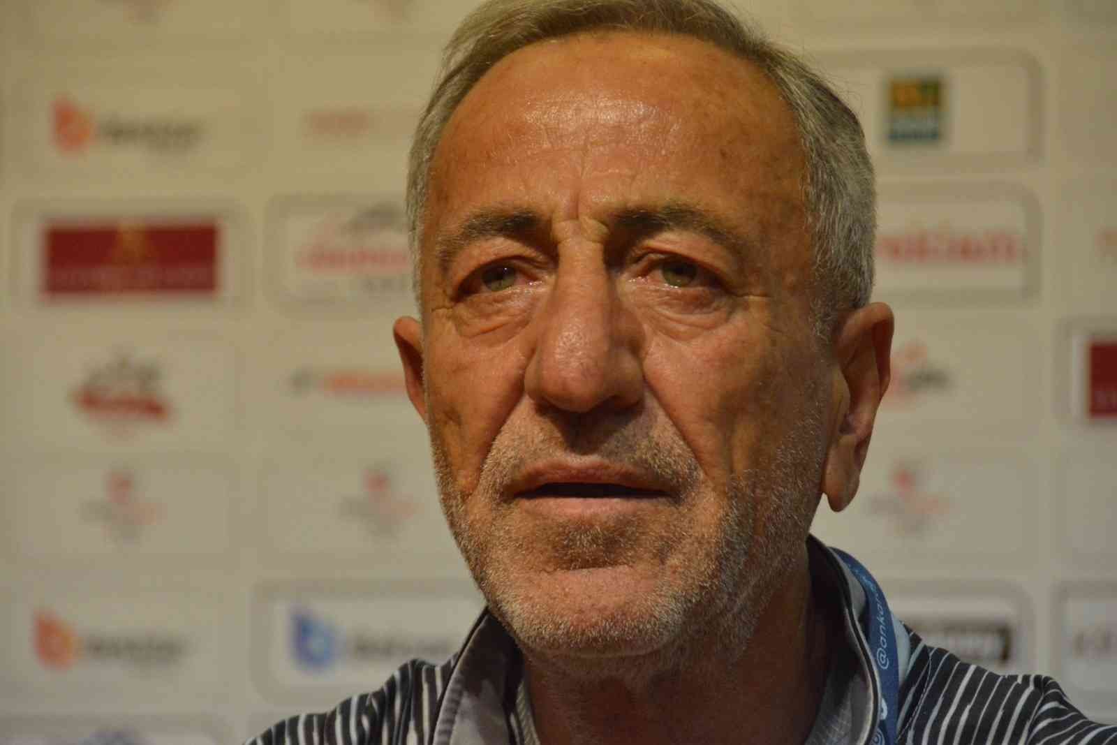 Balıkesirspor - MKE Ankaragücü maçının ardından Spor Toto 1. ligin 34.haftasında Balıkesirspor sahasında MKE Ankaragücü’ne 2-0 mağlup oldu. Maçın ardından her iki takımın teknik sorumlusu da ...