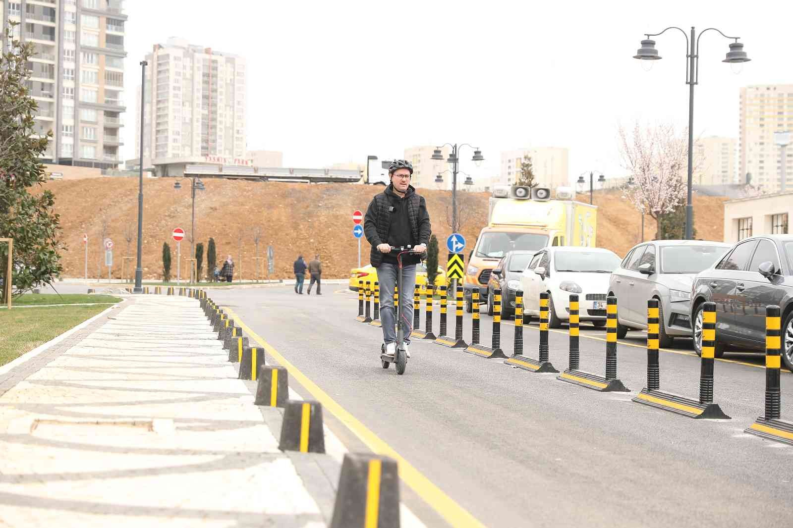 Başakşehir’de bahar hazırlıkları başladı Başakşehir Belediye Başkanı Yasin Kartoğlu, ilçe genelinde başlayan bahar hazırlıklarını yerinde inceledi. Sahadaki ekiplerle bir araya gelen ...