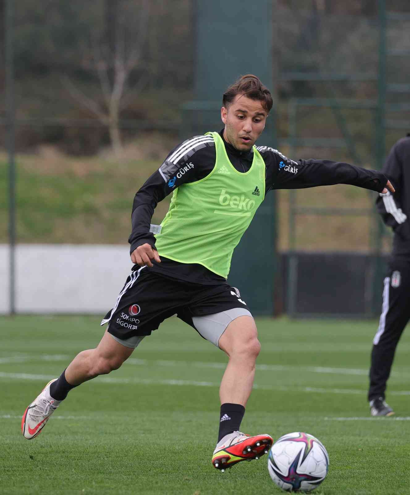 Beşiktaş, Spor Toto Süper Lig’in 32. haftasında cumartesi günün evinde oynayacağı Alanyaspor maçının hazırlıklarına ara vermeden başladı. BJK ...