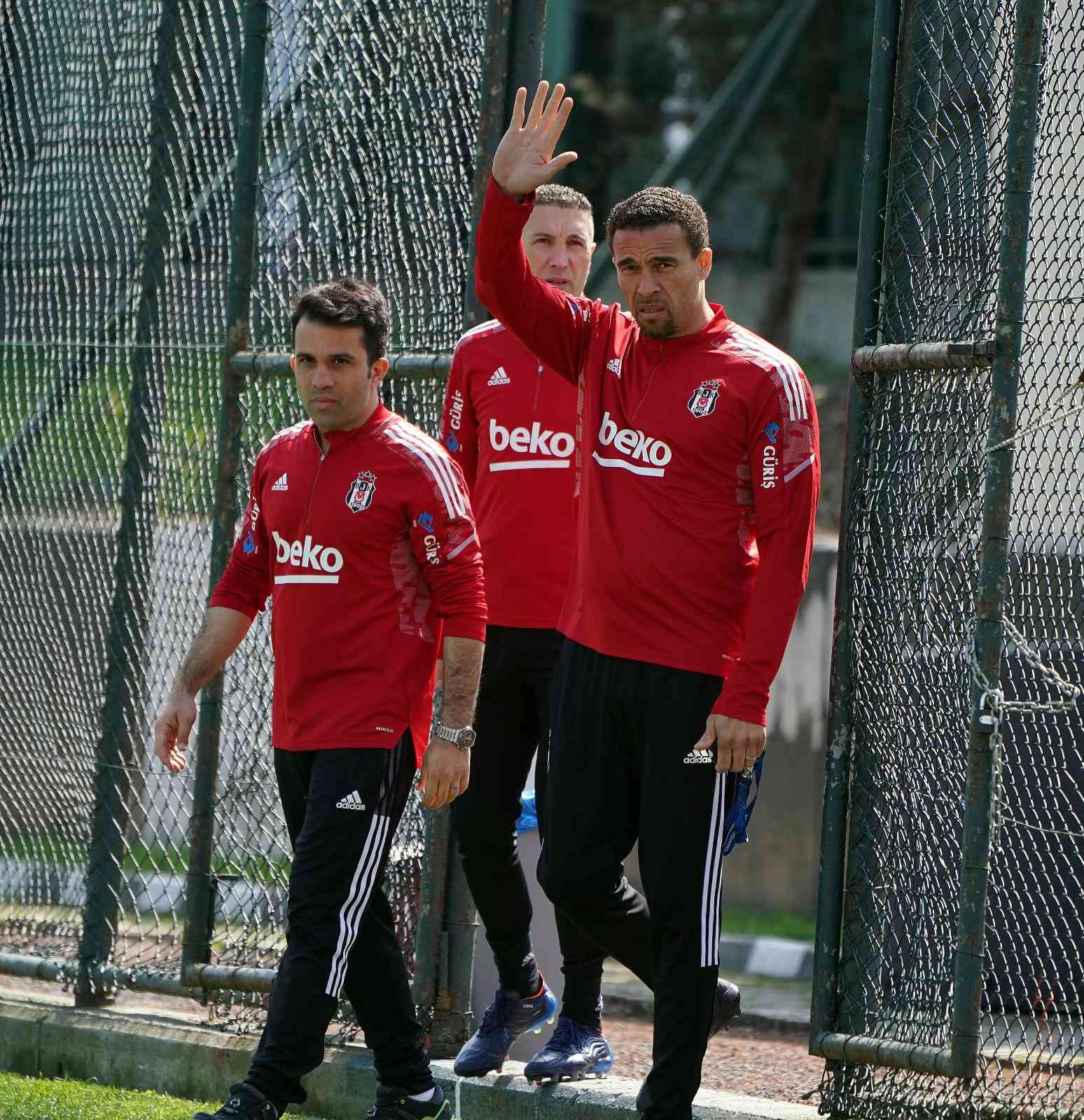 Beşiktaş, Giresunspor maçı hazırlıklarına devam etti Spor Toto Süper Lig’in 33. haftasında GZT Giresunspor deplasmanına gidecek olan Beşiktaş, bu karşılaşmanın hazırlıklarına sabah yaptığı ...