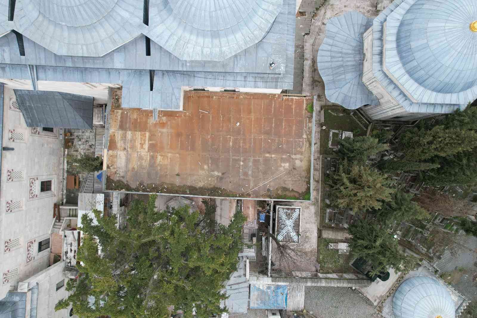 Beyazıt Camii Hünkar Kasrı küllerinden doğuyor Tarihi Beyazıt Camii Hünkar Kasrı, 2011 yılında geçirdiği yangınla adeta küle döndü. Günümüze ulaşabilen en eski hünkar mahfili örneği olan ...