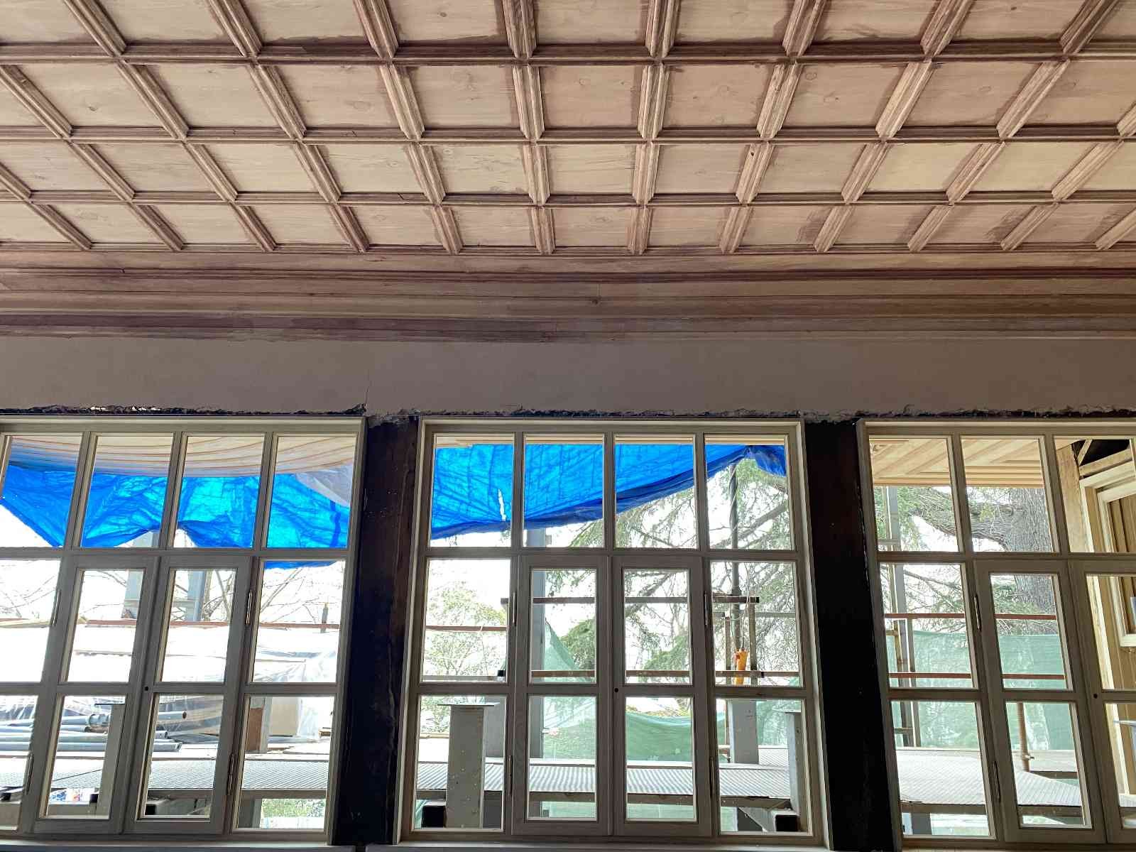 Beyazıt Camii Hünkar Kasrı küllerinden doğuyor Tarihi Beyazıt Camii Hünkar Kasrı, 2011 yılında geçirdiği yangınla adeta küle döndü. Günümüze ulaşabilen en eski hünkar mahfili örneği olan ...