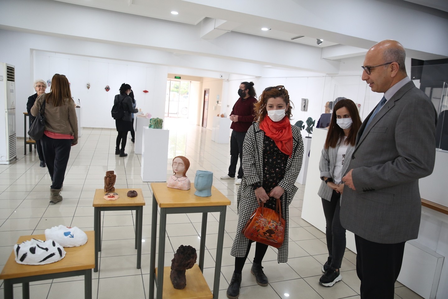 Bursa’da heykel atölyesinin eserleri sergilendi Nilüfer Belediyesi Heykel Atölyesi kursiyerlerinin eserleri izlenime sunuldu. Nilüfer Belediyesi Heykel Atölyesi kursiyerlerinin figüratif seçme ...