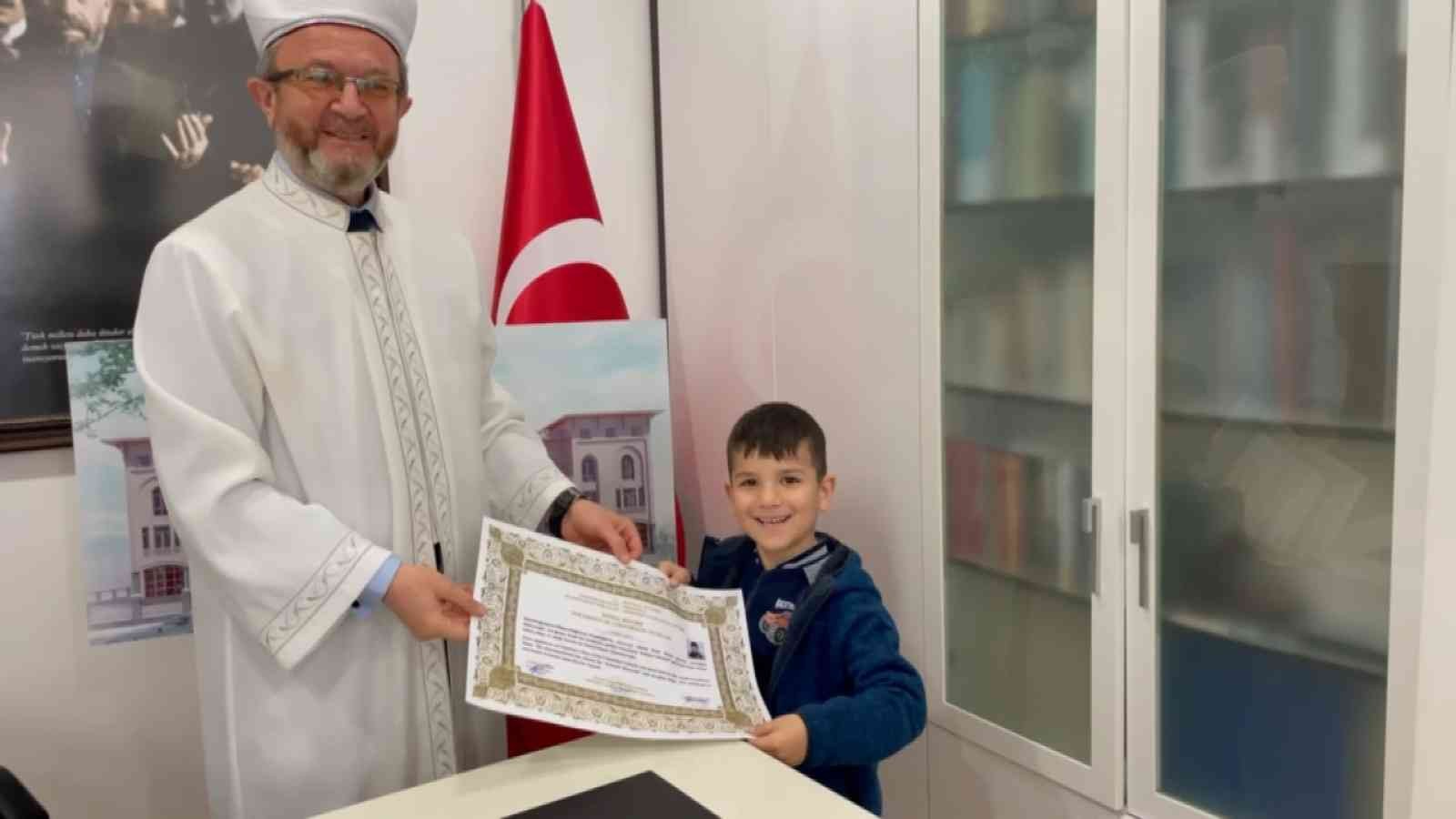 Bursa’da İslam Dininden etkilenen Moldovyalı aile Müslüman oldu Bursa’da Moldovyalı bir kadın, internette araştırıp bilgi edindiği İslam dininden etkilenerek 3 oğluyla birlikte Müslüman oldu. Deniz ismini alan ...