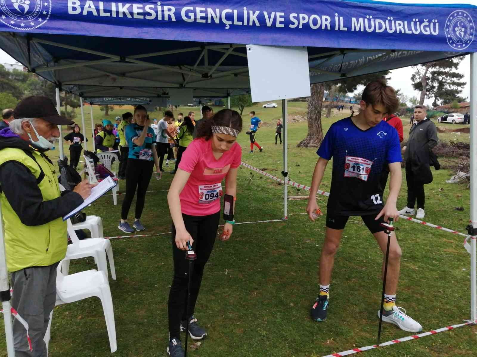 Çanakkale Kahramanı Seyit Onbaşı’nın memleketi Havran oryantiring sporuna ev sahipliği yaptı Türkiye Oryantiring Şampiyonası uzun mesafe etabı Seyit Onbaşı’nın köyü Kocaseyit’te gerçekleştirildi. Çanakkale Kahramanı Seyit Onbaşı’nın aziz ...