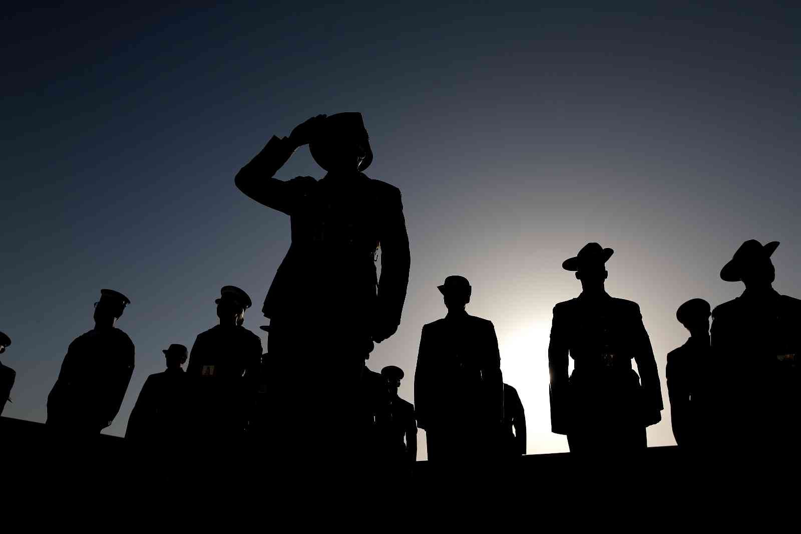 Çanakkale Kara Savaşları’nın 107. yılı dolayısıyla Gelibolu Yarımadası’ndaki Cape Helles İngiliz Anıtı’nda tören düzenlendi. Birleşik Krallık ...