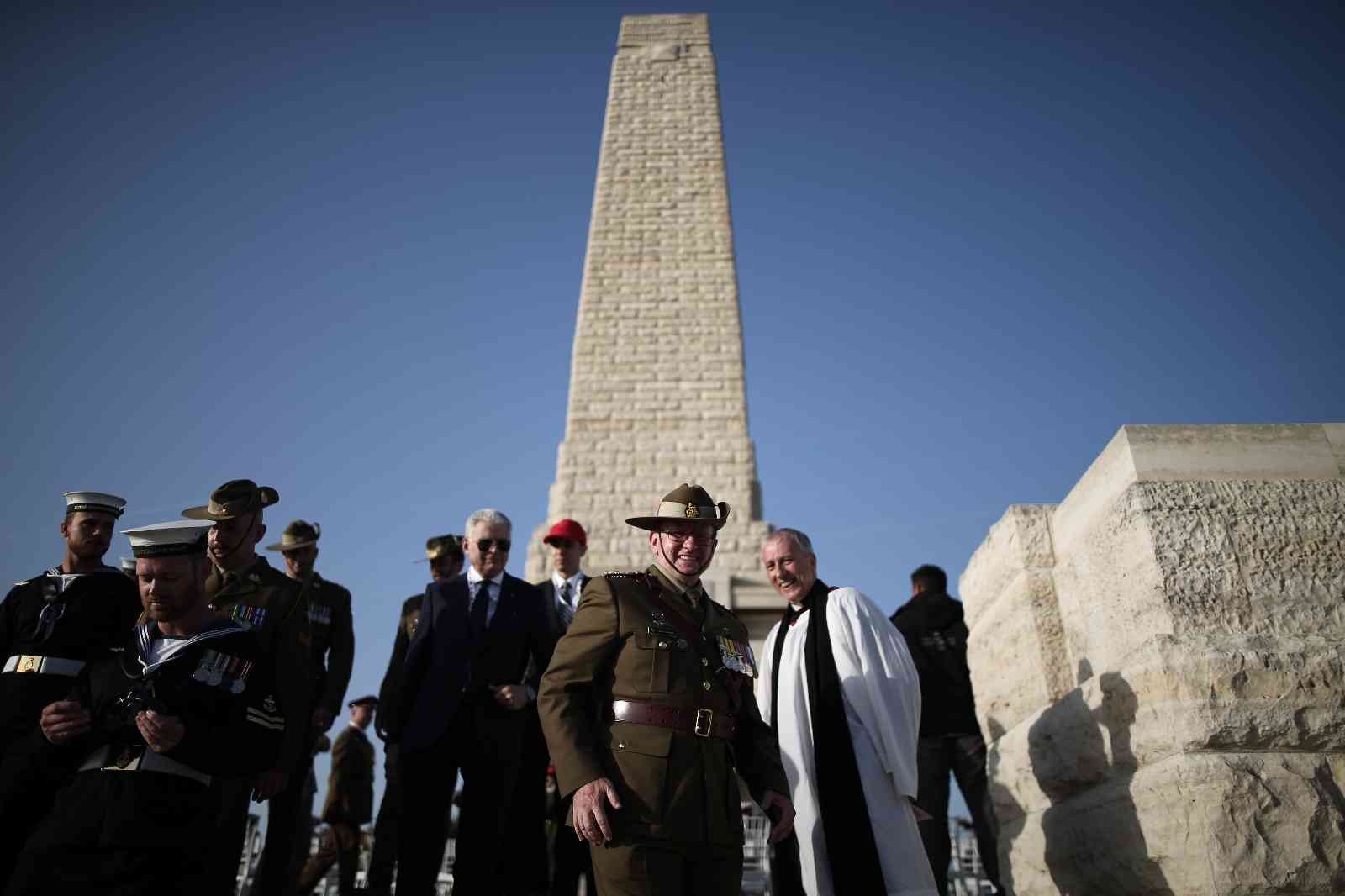 Çanakkale Kara Savaşları’nın 107. yılı dolayısıyla Gelibolu Yarımadası’ndaki Cape Helles İngiliz Anıtı’nda tören düzenlendi. Birleşik Krallık ...