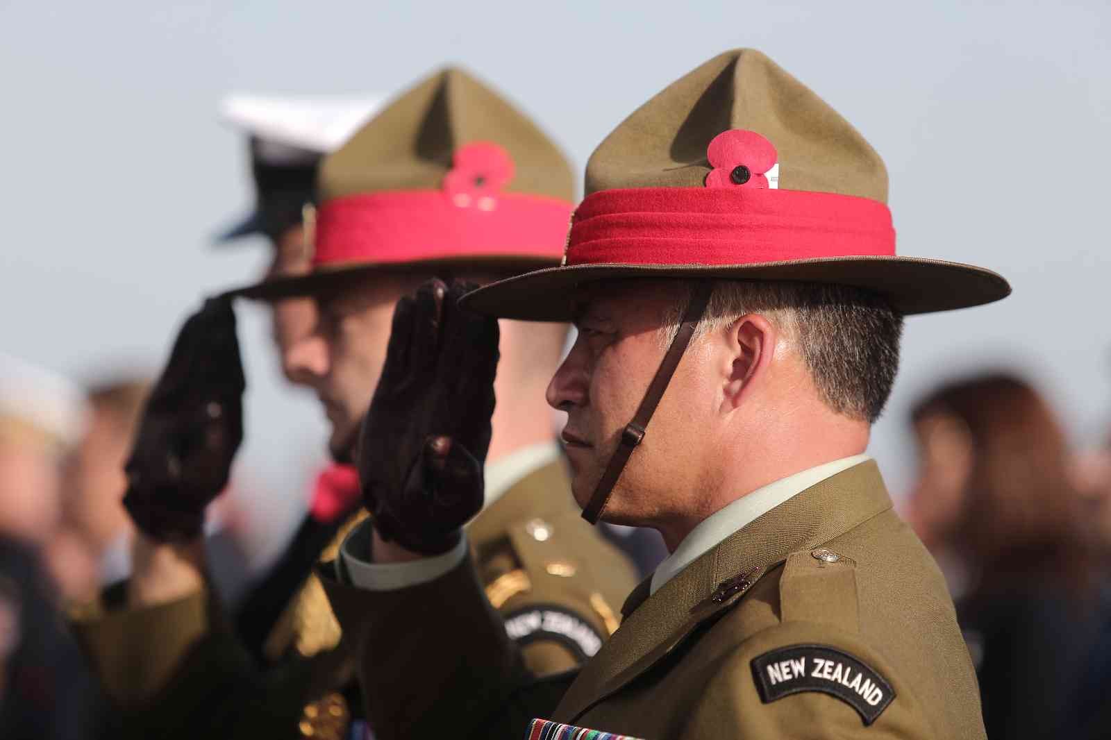 Çanakkale Kara Savaşları’nın 107. yılı dolayısıyla Gelibolu Yarımadası’ndaki Cape Helles İngiliz Anıtı’nda tören düzenlendi. Birleşik Krallık ...