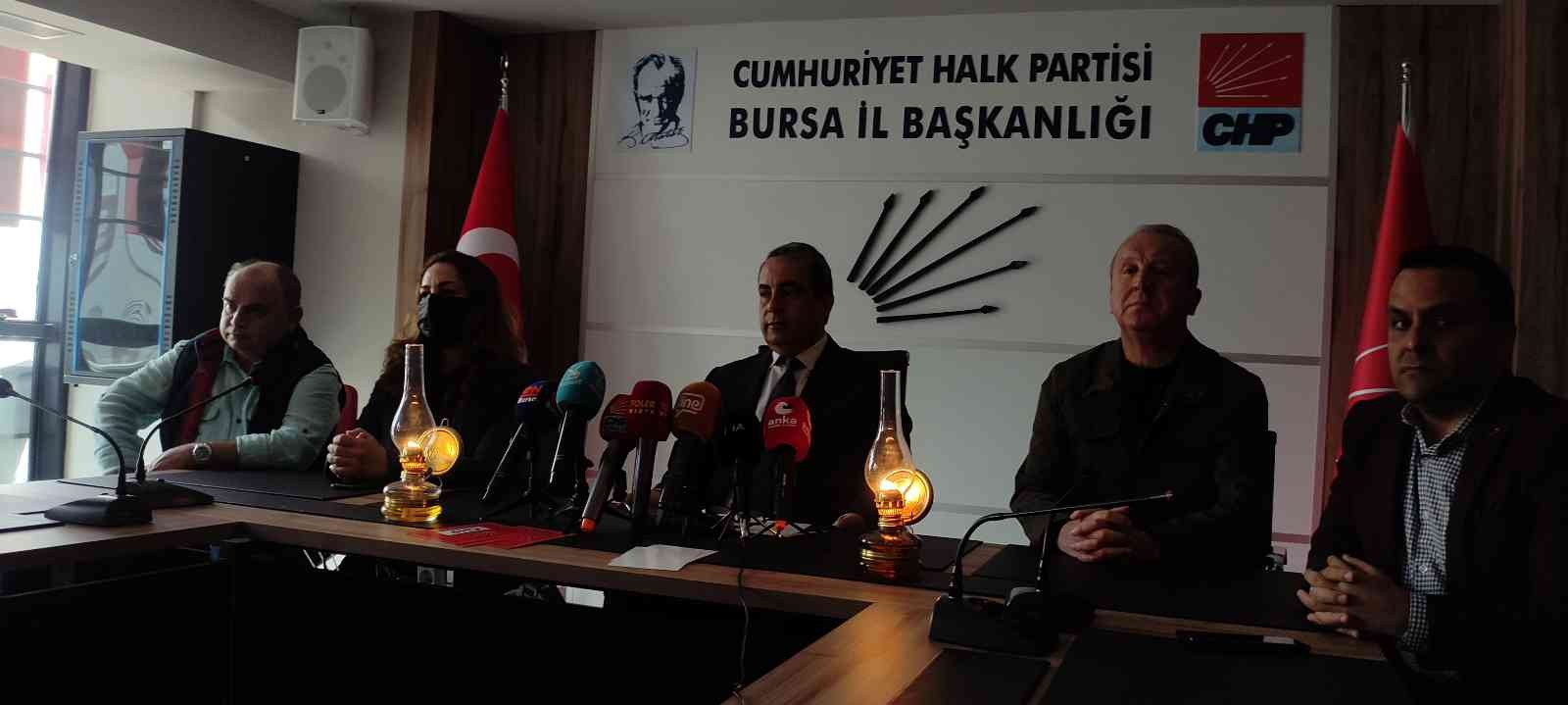 CHP İl Başkanlığı 2 faturayı ödemedi, elektriği kesildi Cumhuriyet Halk Partisi Bursa İl Başkanlığı’na ait aboneliğin elektriği, Şubat ve Mart dönemine ait 21 bin 67 liralık borç nedeniyle Limak Uludağ ...