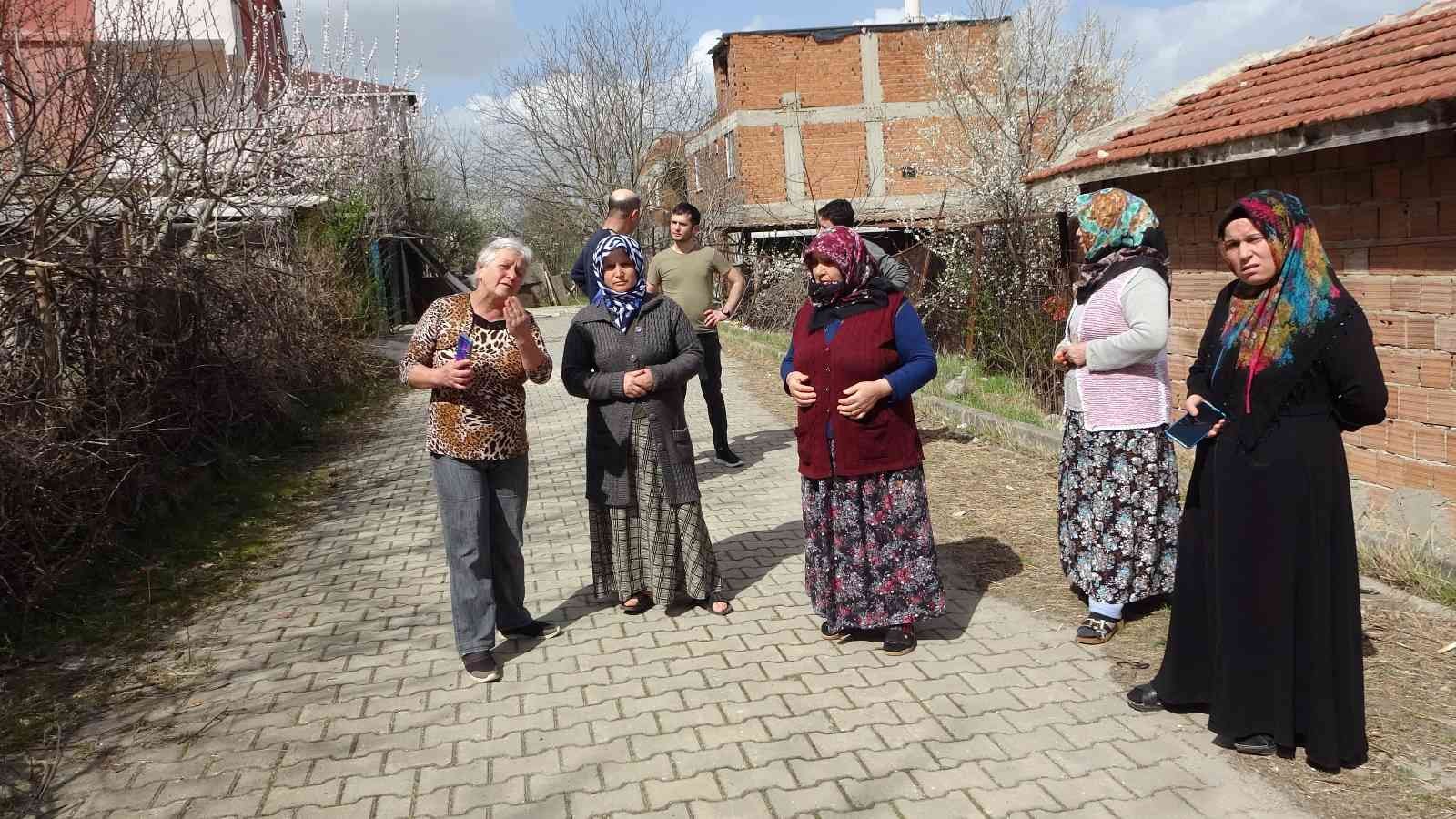 Tekirdağ’ın Çorlu ilçesinde yapılacak olan yol çalışması nedeniyle evlerinin yıkılacağını kaydeden vatandaşlar Cumhuriyet Halk Partili (CHP ...