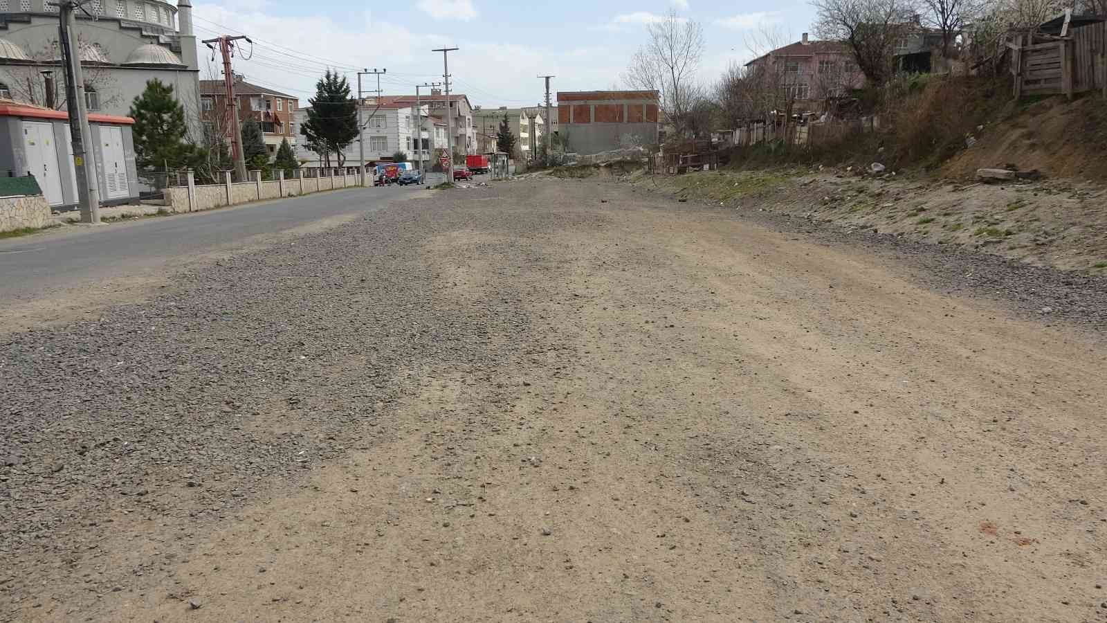Tekirdağ’ın Çorlu ilçesinde yapılacak olan yol çalışması nedeniyle evlerinin yıkılacağını kaydeden vatandaşlar Cumhuriyet Halk Partili (CHP ...