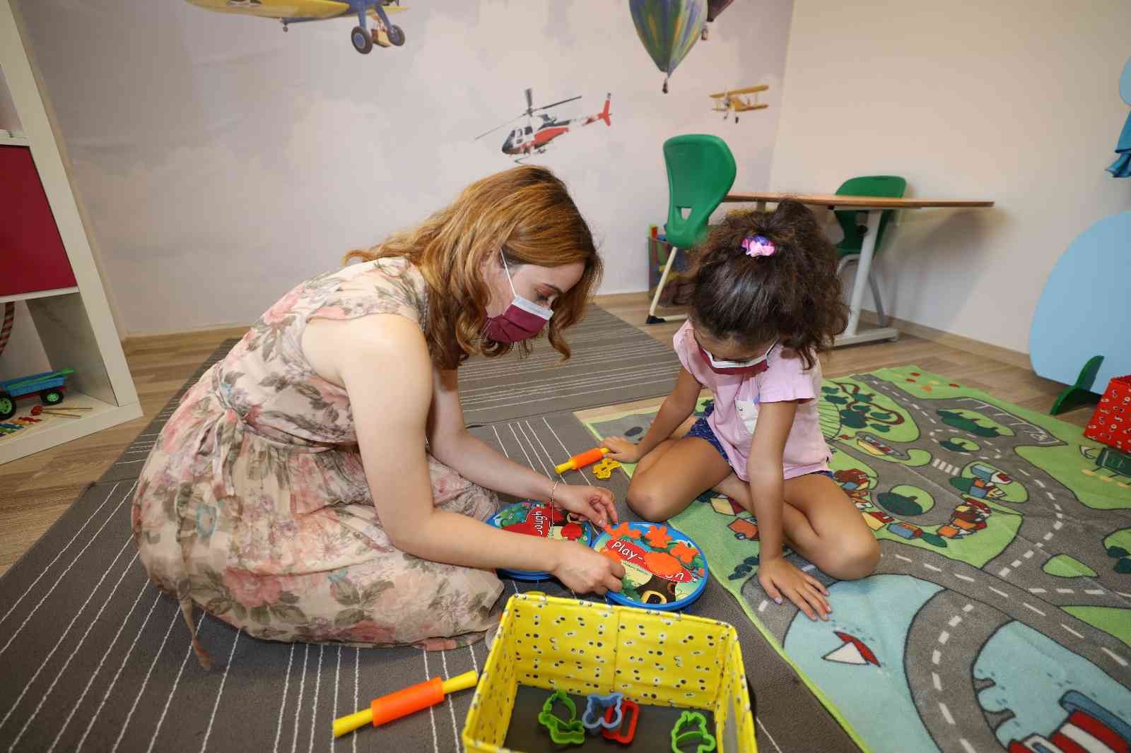 Çocuğunuzda bu belirtiler varsa dikkat, işte ailelerin en büyük yanlışı KOCAELİ (İHA) – Çağın en büyük sıkıntılarından ‘otizm’in görülme oranı her geçen yıl artarken, uzmanlar aileleri çocuklarında ters giden konuları ...