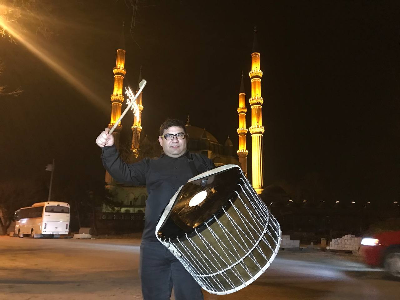 Davulcuların mesaisi başladı Rahmet ve mağfiret ayı olarak bilinen Ramazan-ı Şerif’in ilk sahuruna bu gece kalkıldı. Ramazan Ayı ile özdeşleşen davulcularda maniler ile ...