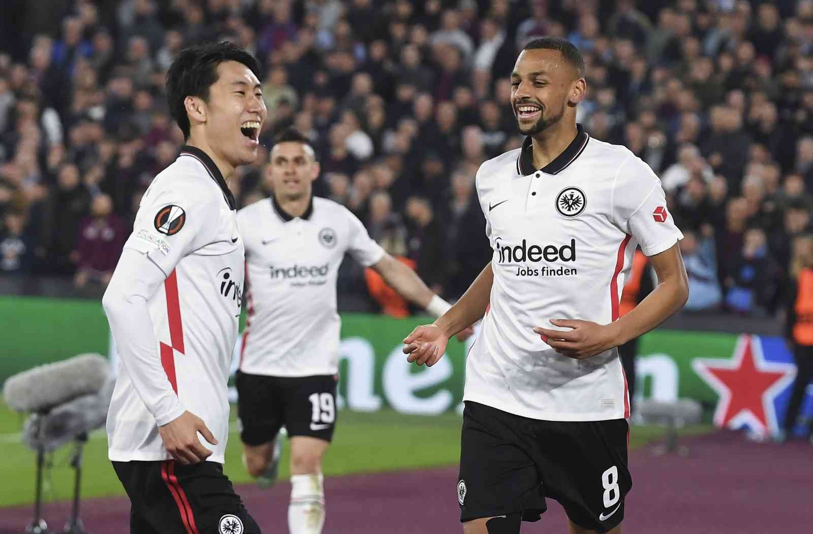 E. Frankfurt, deplasmanda West Ham United’ı devirdi UEFA Avrupa Ligi Yarı Final ilk maçında Alman ekibi Eintracht Frankfurt, deplasmanda İngiliz temsilcisi West Ham United’ı 2-1 mağlup ederek ...