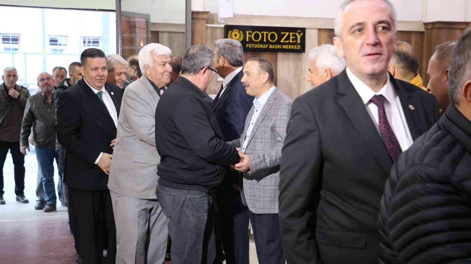 Edirne Ticaret Borsası "Geleneksel İftar Yemeği" düzenledi Edirne Ticaret Borsası Başkanlığı tarafından geleneksel hale getirilen iftar programı düzenlendi. Edirne Vali Yardımcısı Yusuf Güler, Edirne ...