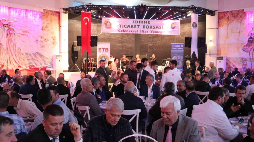 edirne-ticaret-borsasi-geleneksel-iftar-yemegi-duzenledi-scdbKJrs.jpg