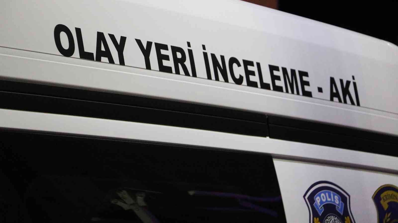 Edirne’de alkolü mekanda 1 kişi silahla 2 bacağından vurularak yaralandı Edirne’de alkollü mekan işleten kişinin, aralarında çıkan kavgada kendisini darp etmeye çalıştığını ve eski çalışanı olduğu ileri sürdürülen ...