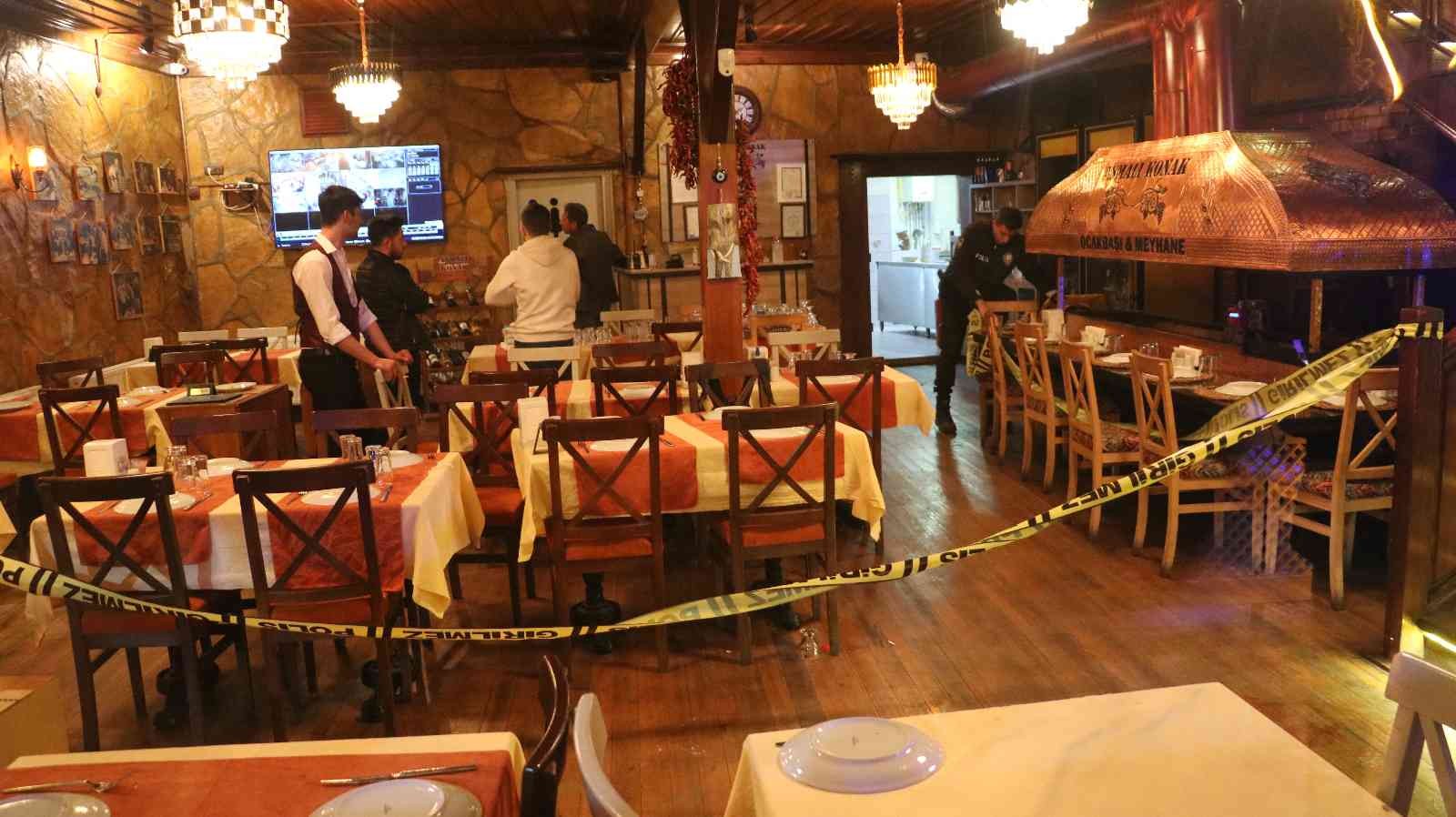 Edirne’de alkolü mekanda 1 kişi silahla 2 bacağından vurularak yaralandı Edirne’de alkollü mekan işleten kişinin, aralarında çıkan kavgada kendisini darp etmeye çalıştığını ve eski çalışanı olduğu ileri sürdürülen ...