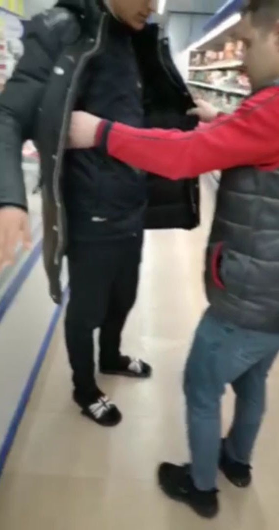 Edirne’de marketten hırsızlık yapan şahıs suçüstü yakalandı Edirne’de bir marketten hırsızlık yapan yabancı uyruklu şahıs suçüstü yakalandı. Olay, İpsala ilçesinde meydana geldi. Edinilen bilgiye göre ...