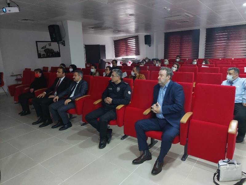 Ergene bağımlılıkla mücadele ediyor Ergene Kaymakamı Taşçı başkanlığında bağımlılıkla mücadele toplantısı yapıldı. Ülke genelinde tüm il ve ilçelerde alkol, tütün, uyuşturucu ve ...