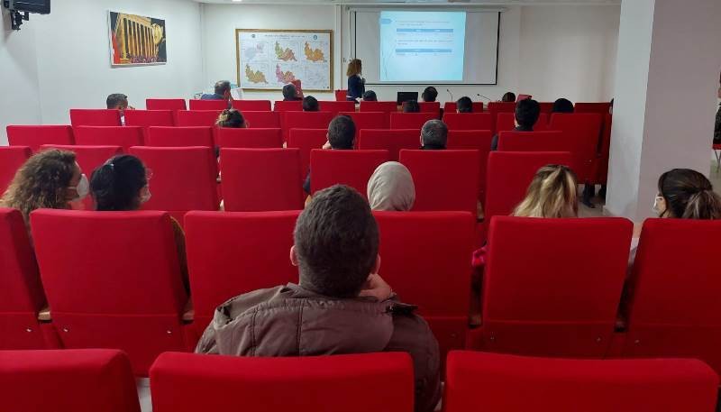 Ergene bağımlılıkla mücadele ediyor Ergene Kaymakamı Taşçı başkanlığında bağımlılıkla mücadele toplantısı yapıldı. Ülke genelinde tüm il ve ilçelerde alkol, tütün, uyuşturucu ve ...