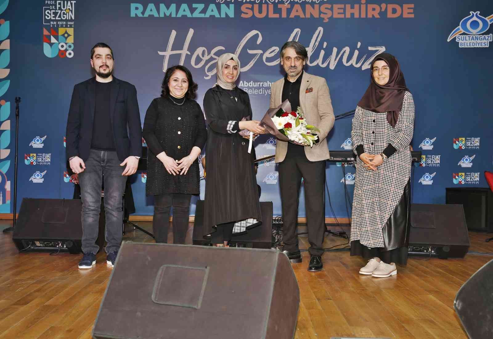 Eşref Ziya Sultangazi’de ezgileriyle gönüllere dokundu Sevilen sanatçı Eşref Ziya, milli ve manevi duygulara hitap eden parçalarıyla Sultangazililere verdiği konserle gönüllere dokundu. Sultangazi ...