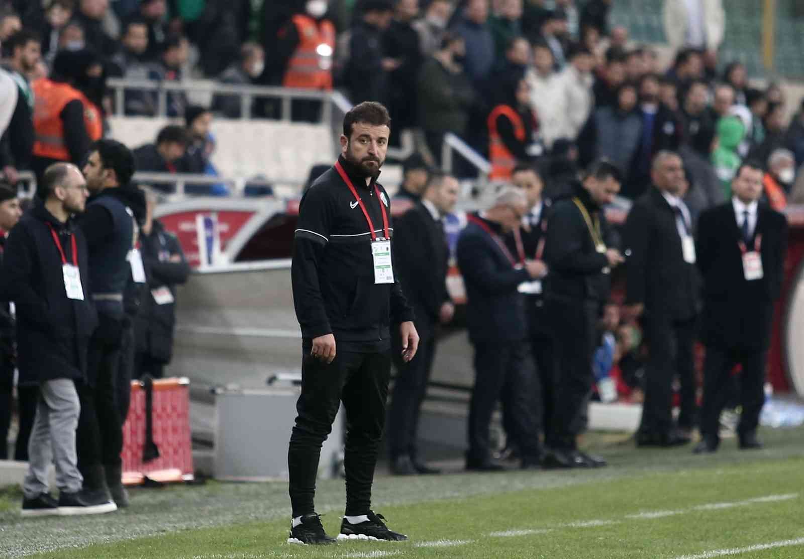 Fatih Şen: "Sonuna kadar savaşacağız" Bursaspor Yardımcı Antrenörü Fatih Şen, "Mücadeleden vazgeçmeyeceğiz. Sonuna kadar savaşacağız" dedi. Bursaspor, Spor Toto 1. Lig’in 33 ...