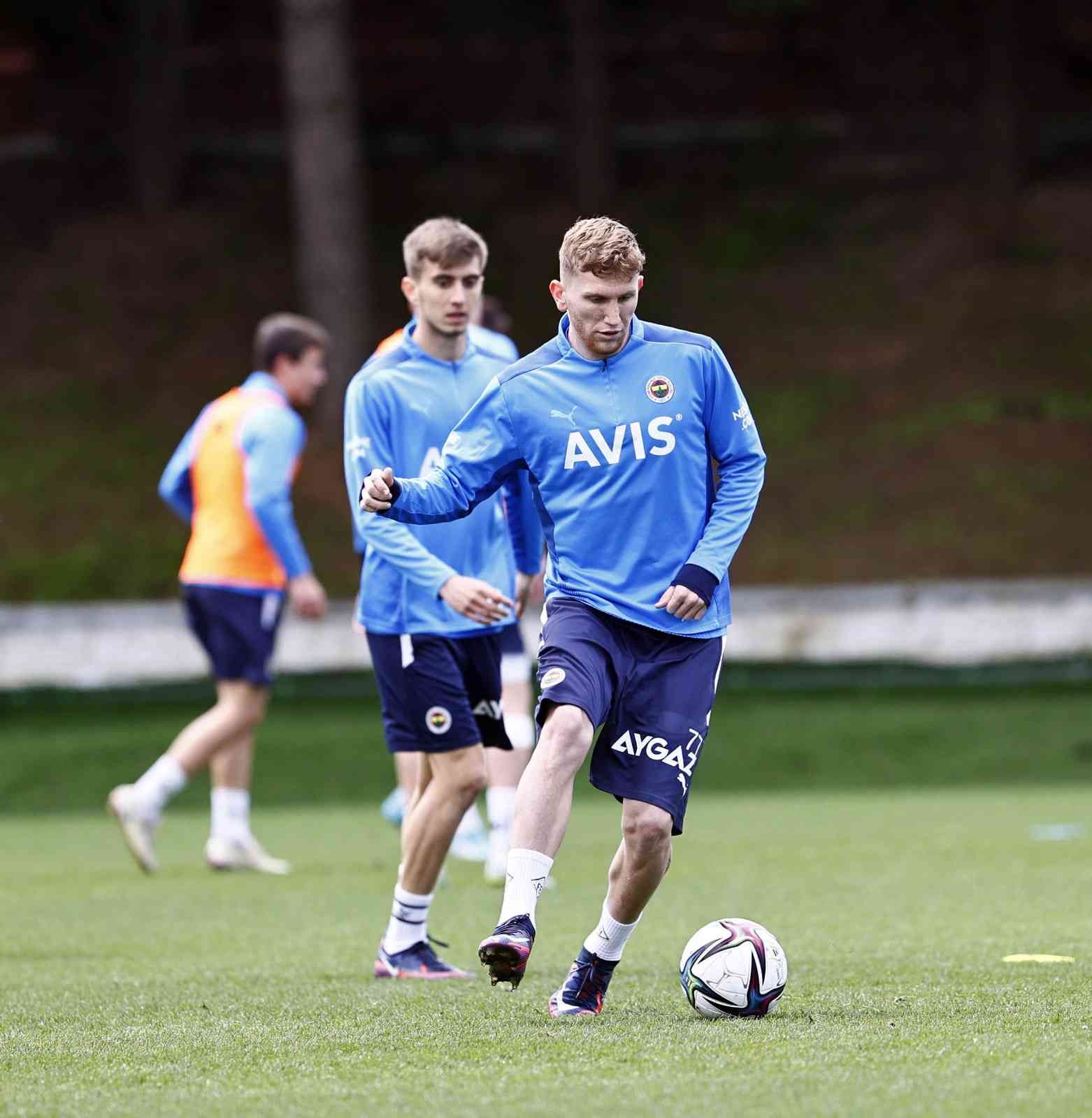 Fenerbahçe, Galatasaray derbisi hazırlıklarına başladı Fenerbahçe, Spor Toto Süper Lig’in 32. hafta maçında 10 Nisan Pazar günü Kadıköy’de Galatasaray ile oynayacağı derbi maçının hazırlıklarına öğle ...