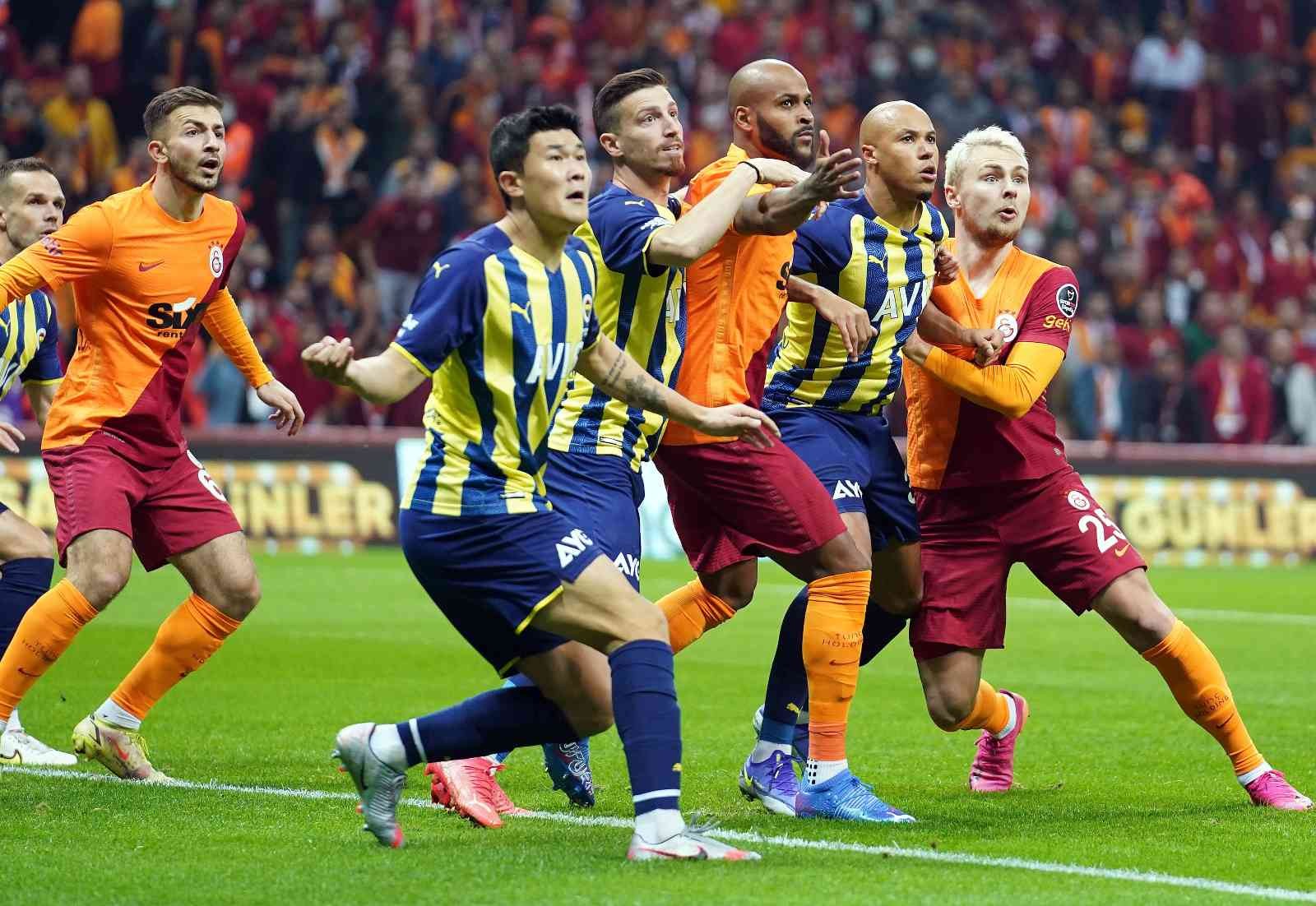 Fenerbahçe ile Galatasaray 395. randevuda Fenerbahçe ile Galatasaray, yarın oynanacak derbi ile 395. kez rakip olacak. Ezeli rekabette sarı-lacivertlilerin 147‘ye 125 üstünlüğü bulunuyor ...