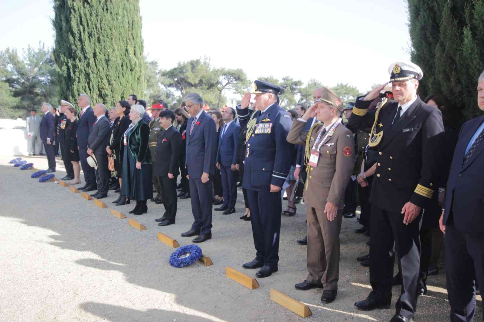Fransız Askeri Mezarlığı’nda anma töreni yapıldı Çanakkale Kara Savaşları’nın 107. yıl dönümü anma etkinlikleri çerçevesinde Fransız Askeri Mezarlığı’nda tören düzenlendi. Şehitler Abidesi’ndeki ...