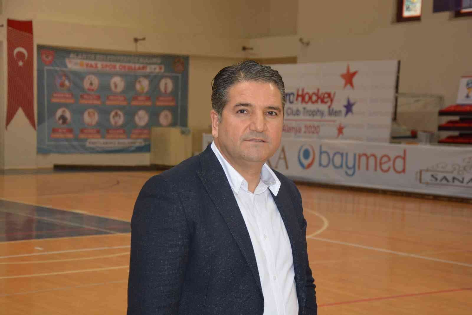 Gaziantep Polisgücü Spor Kulübü kadın ve erkek hokey takımları, yarın başlayacak olan THF Kadın ve Erkekler Açık Alan Süper Ligi hazırlıklarını ...