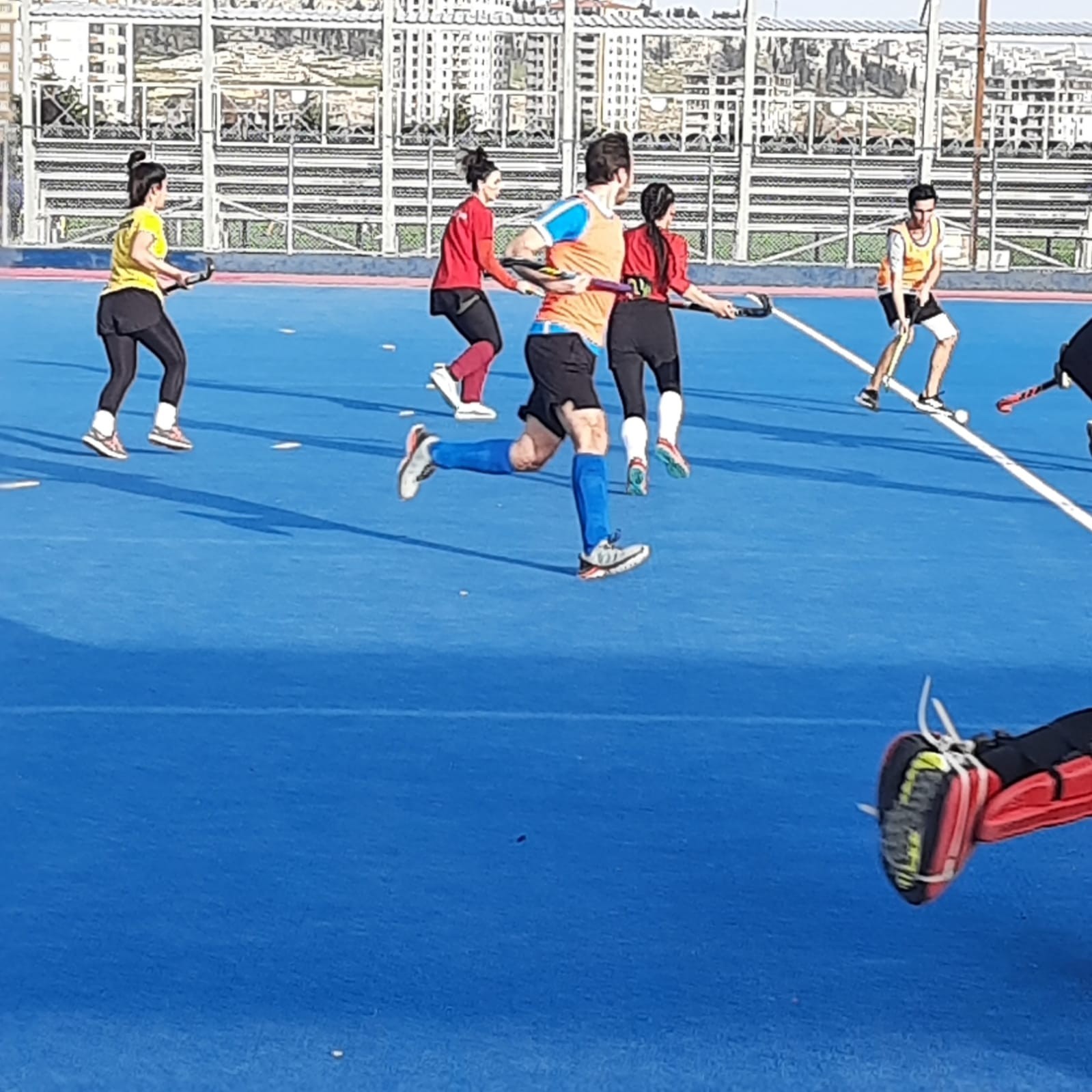 Gaziantep Polisgücü Spor Kulübü kadın ve erkek hokey takımları, yarın başlayacak olan THF Kadın ve Erkekler Açık Alan Süper Ligi hazırlıklarını ...