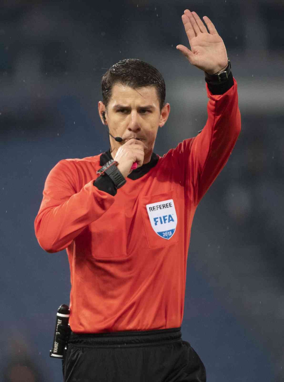 Halil Umut Meler, UEFA Konferans Ligi’nde çeyrek final yönetecek UEFA Konferans Ligi Çeyrek Finali’nde oynanacak Feyenoord-Slavia Prag maçına Halil Umut Meler atandı. Türkiye Futbol Federasyonu’ndan yapılan ...