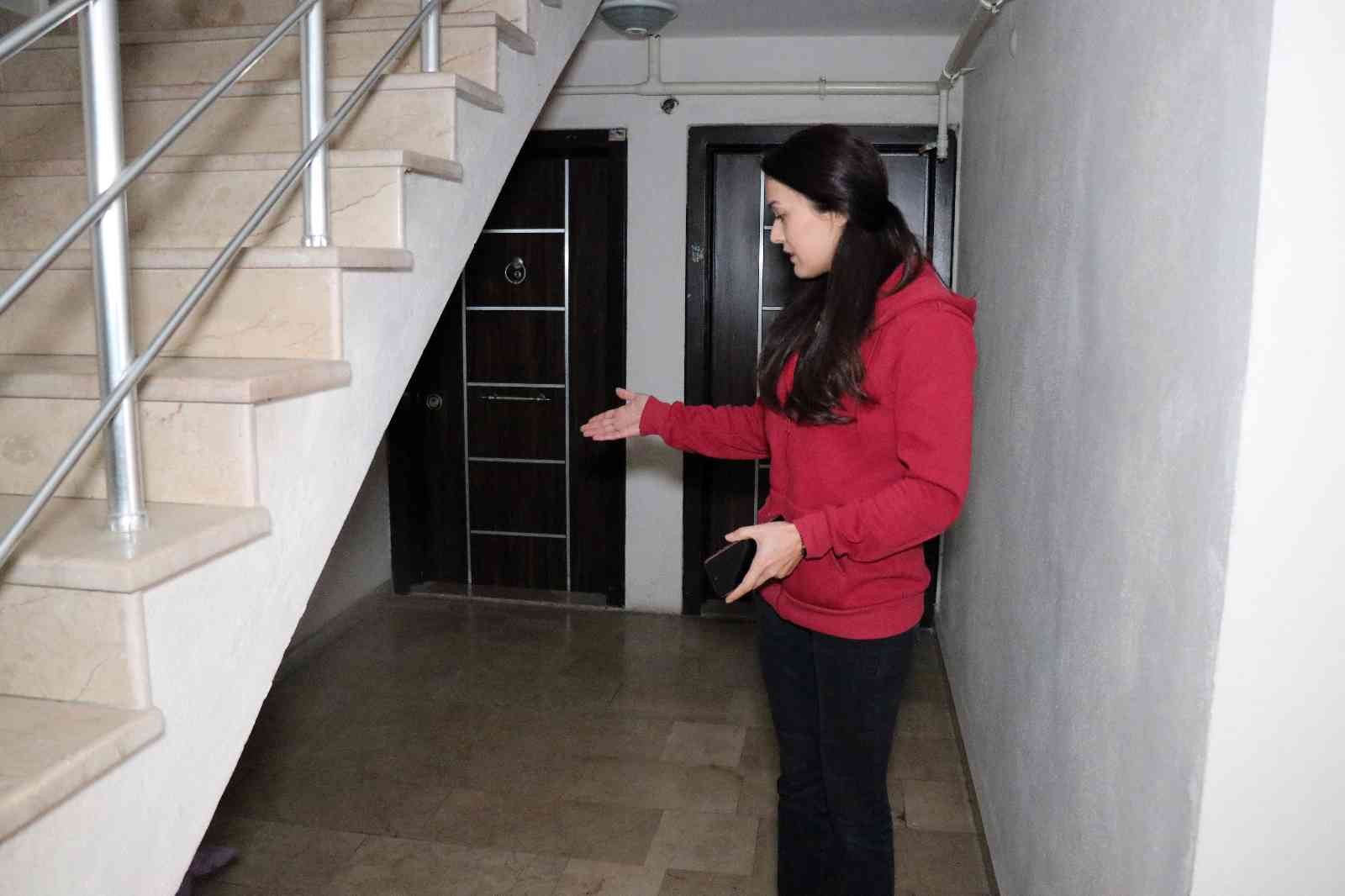 İftar saatini fırsat bilip, genç kadının çocukluk hayalini böyle çaldılar Sakarya’nın Adapazarı ilçesinde iftar saatini fırsat bilen hırsızlar, Hanife Tekin’in çocukluk hayali olan bisikletini dakikalar içinde çaldı ...