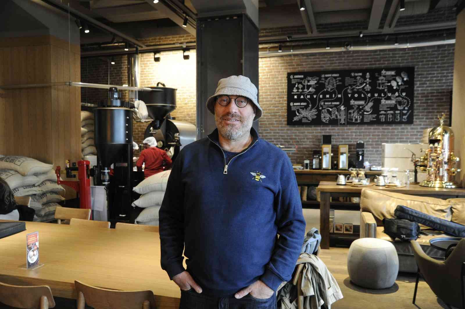 İklim krizi duvarlara taşındı Kahve Dünyası’nın 2017 yılında hayata geçirdiği, kar amacı gütmeyen sanat platformu Yanköşe, Şubat-Ağustos 2022 tarihleri arasında sokak ...