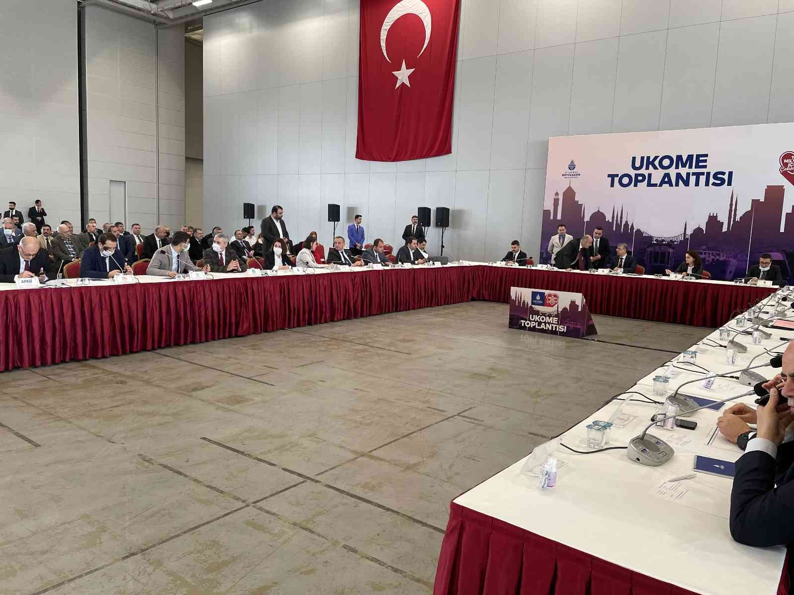 İstanbul’da toplu ulaşıma yüzde 40 zam İstanbul Büyükşehir Belediyesi Ulaşım Koordinasyon Merkezi toplantısında, elektronik bilet, taksi, taksi dolmuş ve minibüs ücretlerine yüzde 40 ...