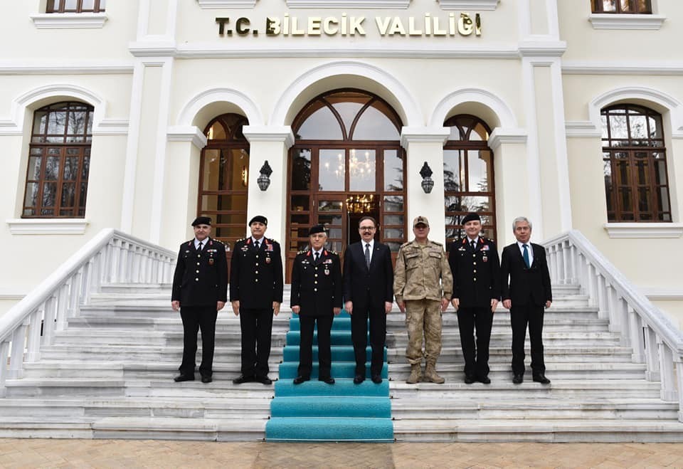 Jandarma Genel Komutanı Orgeneral Arif Çetin, bir takım ziyaretler için geldiği Bilecik’te ilk olarak Ertuğrul Gazi ve Şeyh Edebali Türbelerini ...