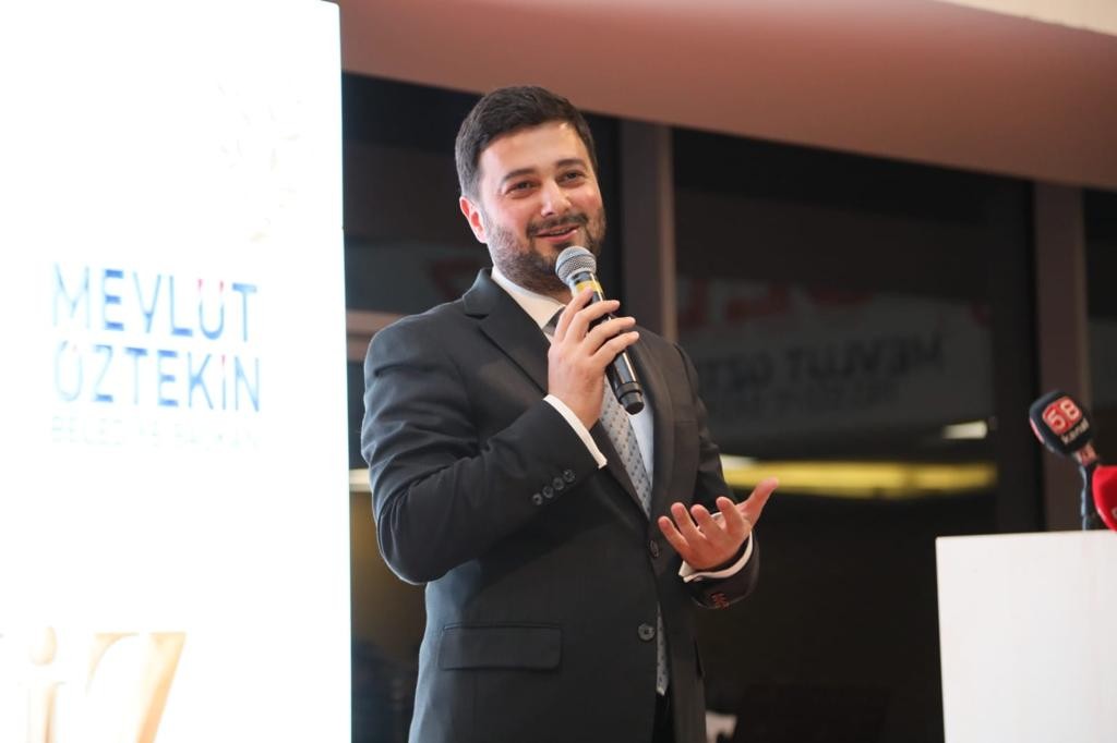 Kağıthane Belediyesi’nin geleneksel Ramazan etkinlikleri başladı Kağıthane Belediyesi tarafından ilçe sakinlerine ilk gün iftarı düzenlendi. Merkez Mahallesi Yeni Kültür Merkezi’nde düzenlenen iftar programına ...