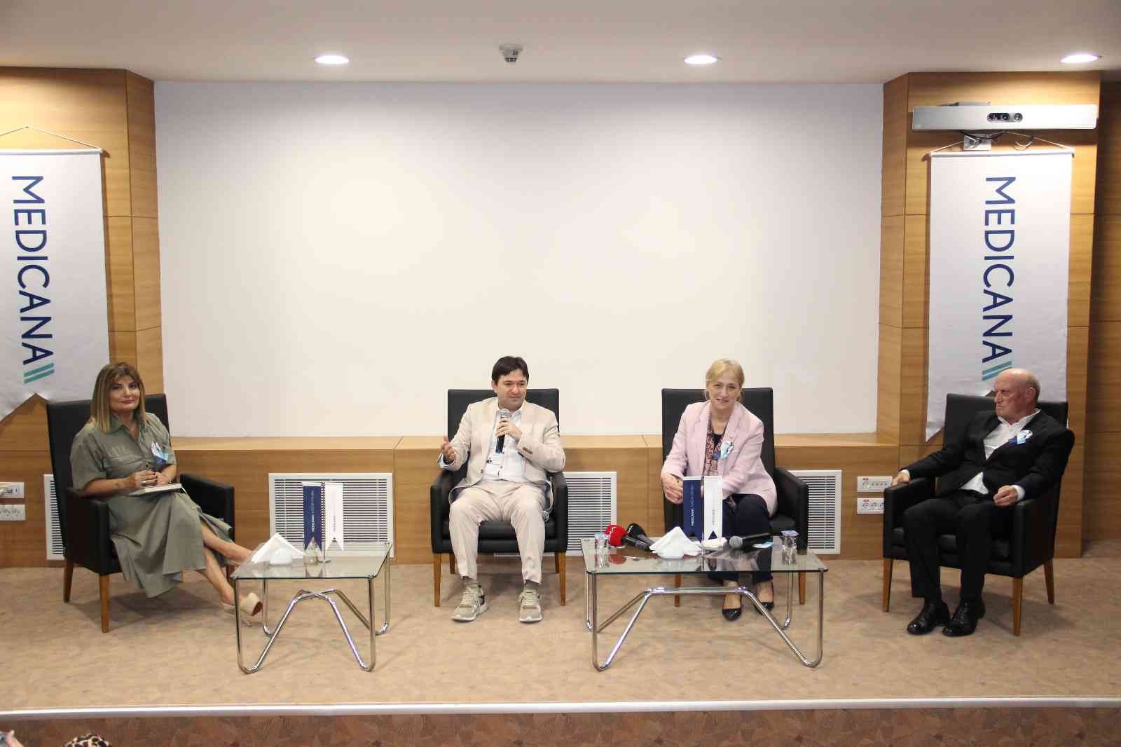 Kanserle mücadele edenler ve kazananlar düzenlenen seminerde buluştu Medicana Sağlık Grubu tarafından kanser hasta ve hasta yakınlarının hastalık sürecinde verdikleri mücadeleye dikkat çekmek için hazırlanan ...