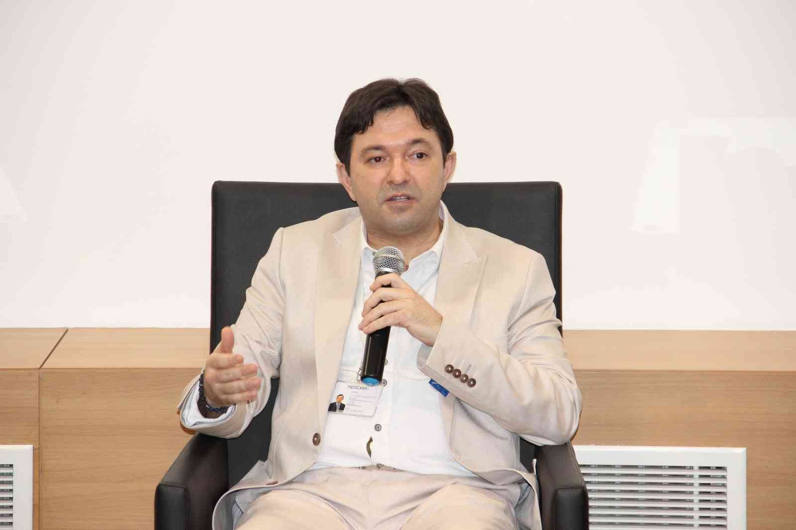 Kanserle mücadele edenler ve kazananlar düzenlenen seminerde buluştu Medicana Sağlık Grubu tarafından kanser hasta ve hasta yakınlarının hastalık sürecinde verdikleri mücadeleye dikkat çekmek için hazırlanan ...