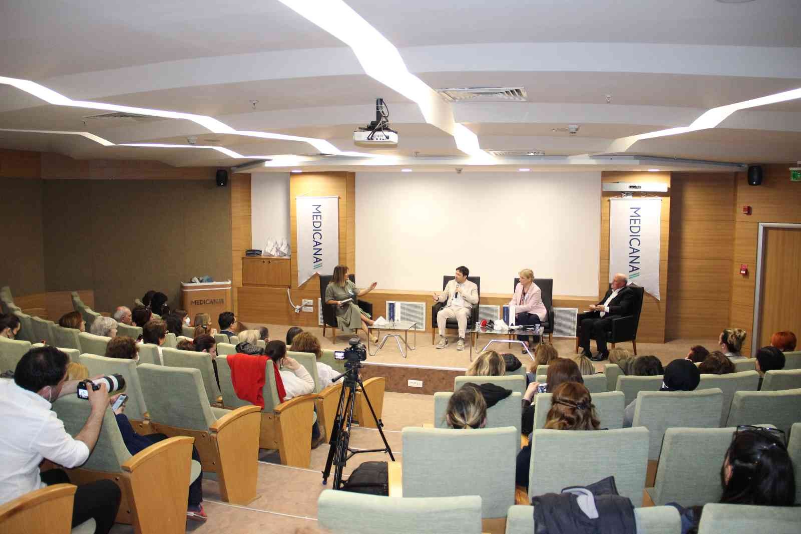 Kanserle mücadele edenler ve kazananlar düzenlenen seminerde buluştu Medicana Sağlık Grubu tarafından kanser hasta ve hasta yakınlarının hastalık sürecinde verdikleri mücadeleye dikkat çekmek için hazırlanan ...