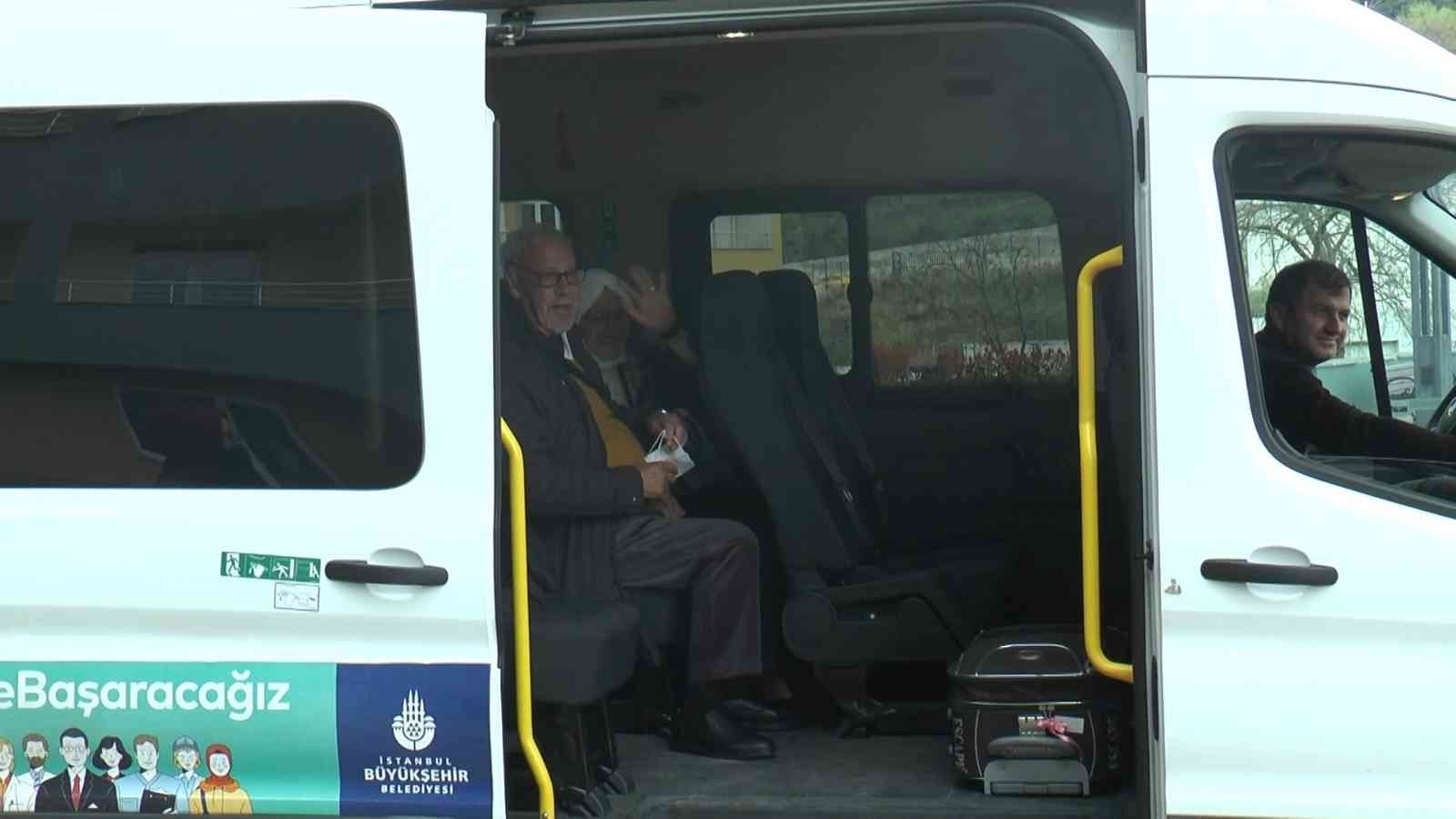 Kartal’da 2. baharlarına evet diyen çift, balayı için Nevşehir’e yolcu edildi Kartal Yaşlı Bakımevinde tanışıp evlenen 73 yaşındaki Aynur Koraltürk ve 80 yaşındaki Halit Berküm çifti, evlendikten yaklaşık 2 ay sonra balayı ...