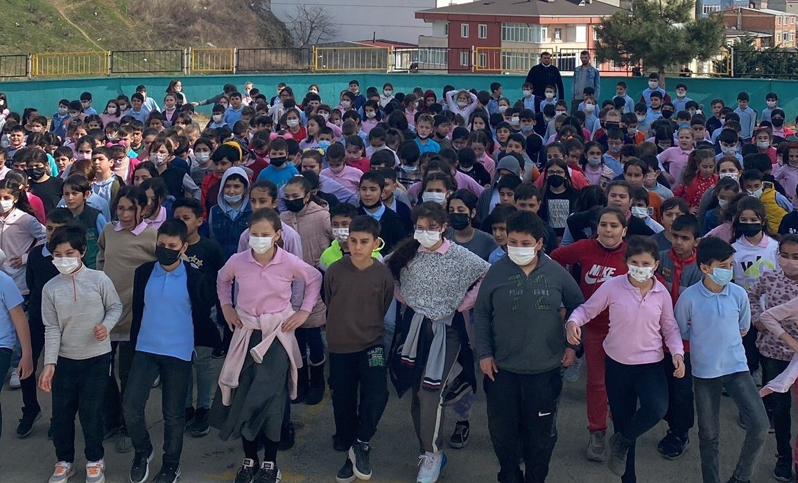 Kasap havasıyla bayram kutlayacaklar Tekirdağ’da 1920 öğrenci 23 Nisan’ı Kasap havasıyla kutlayacak. Tekirdağ’ın Süleymanpaşa ilçesinde, Süleymanpaşa Belediyesi ve Süleymanpaşa Milli ...