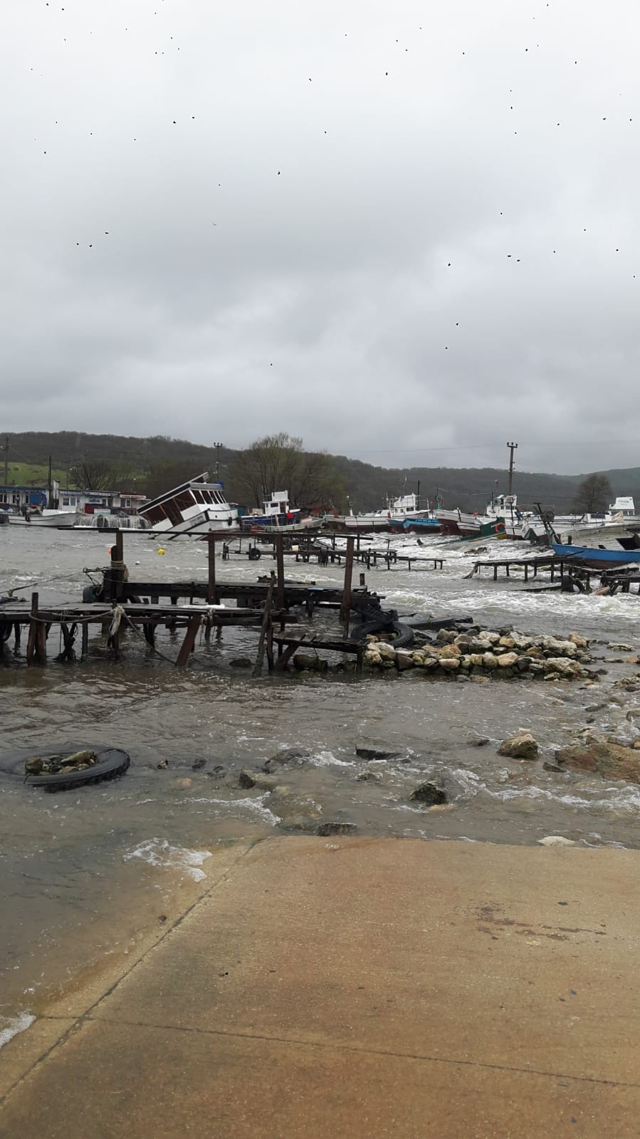 Kırklareli Valiliğinden taşan baraj açıklaması Kırklareli’den İstanbul’a su taşıyan barajlarda meydana gelen taşma sonucu yaşanan felakete ilişkin Valilik açıklama yaptı. Açıklamada “Yapılan ...