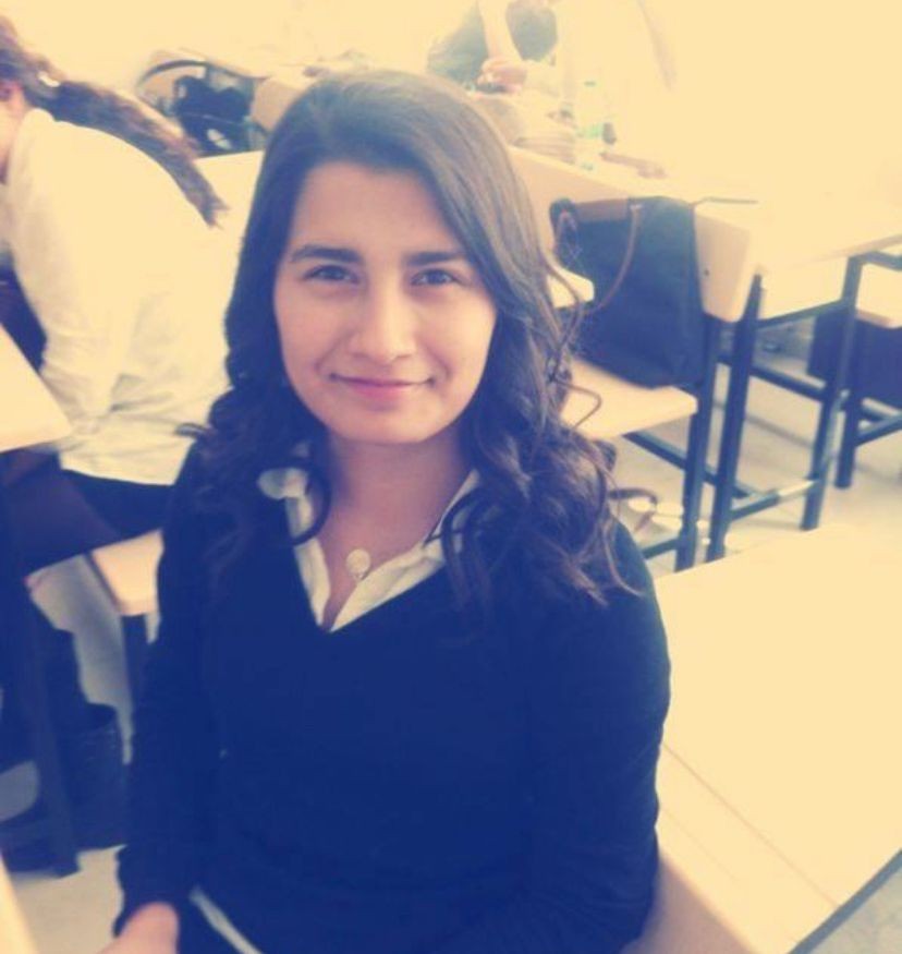 Kız arkadaşını silahla vurduktan sonra intihara teşebbüs eden şahıs hayatını kaybetti Esenyurt’ta dün akşam saatlerinde metrobüsten inen eski kız arkadaşı Kader Gökçe’yi sokak ortasında öldürdükten sonra intihara teşebbüs eden ...