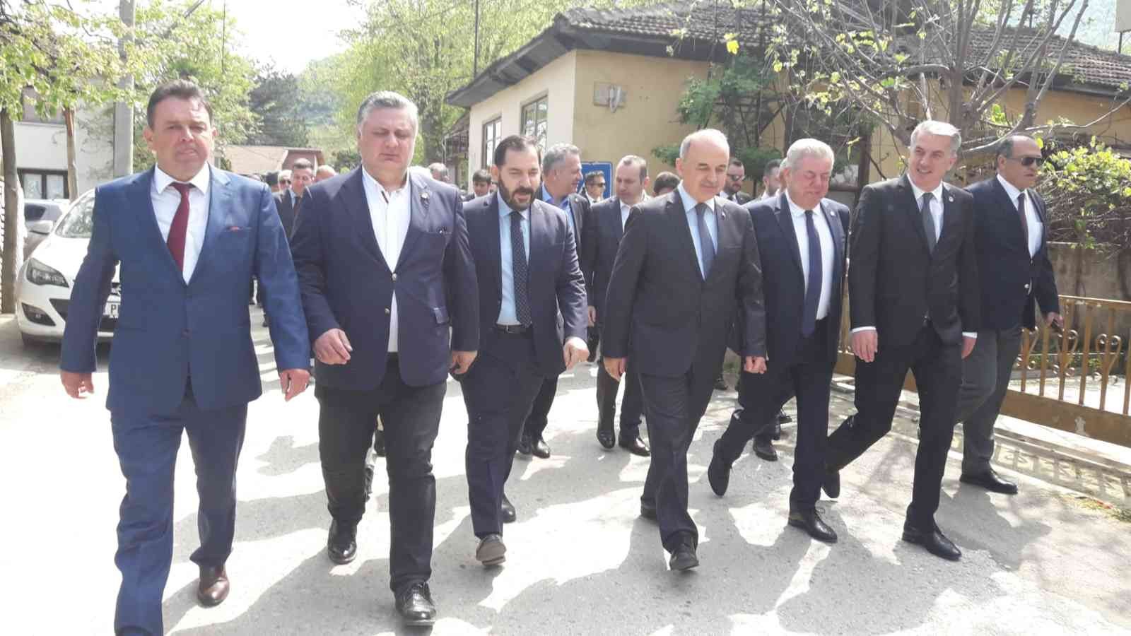 Kocadere’de katledilen 830 şehit anıldı Yalova’nın Çınarcık ilçesine bağlı Kocadere köyünde 29 Nisan 1921 tarihinde Yunan askerleri, Rum ve Ermeni çeteleri tarafından katledilen 830 ...